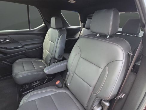 Used 2023 Chevrolet Traverse LT AWD/4WD image 17