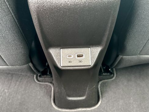 Used 2022 Chevrolet Bolt EUV LT image 21