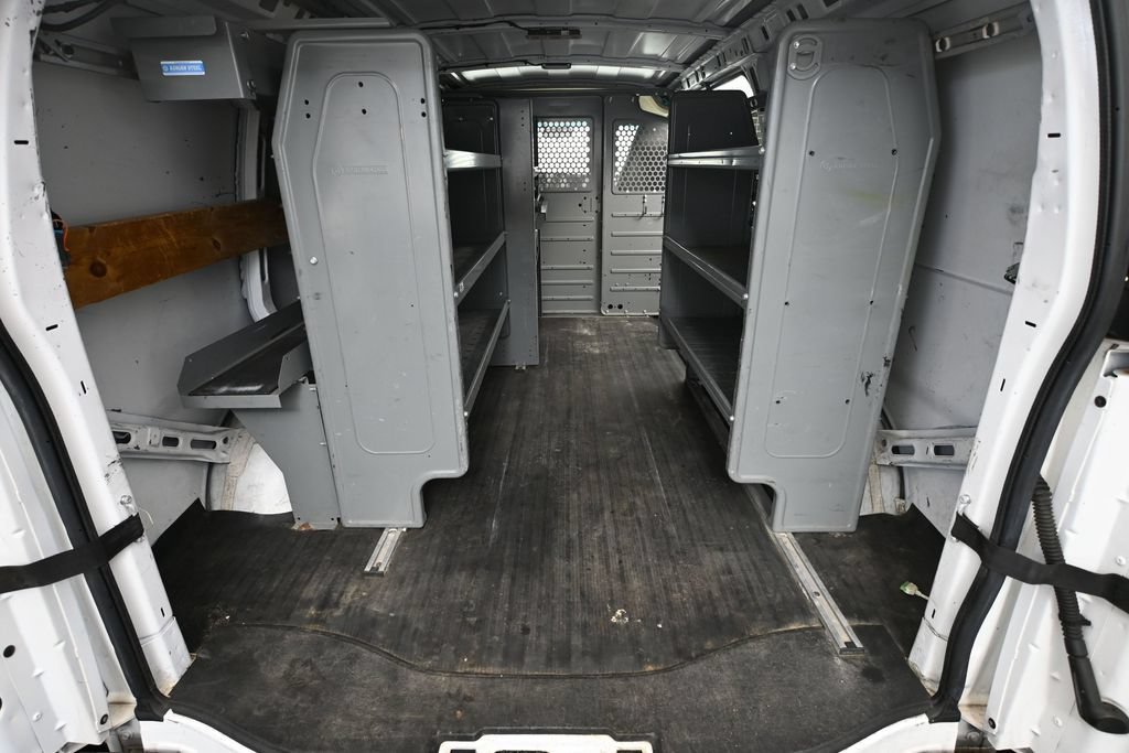 Used 2016 Chevrolet Express 2500 RWD image 23