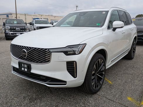 New 2026 Volvo XC90 B6 Plus w/ Protection Package Premier AWD/4WD image 8