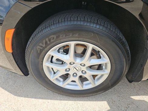 Used 2025 Chrysler Pacifica Select FWD image 26