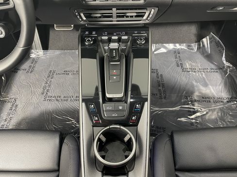 Certified 2024 Porsche 911 Carrera w/ Premium Package image 20