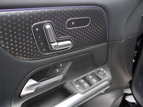 Used 2025 Mercedes-Benz GLA 250 4MATIC image 48