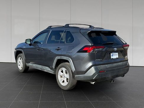 Used 2019 Toyota RAV4 LE w/ Carpet Mat Package image 3