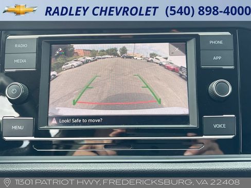 Used 2024 Volkswagen Jetta SE FWD image 17