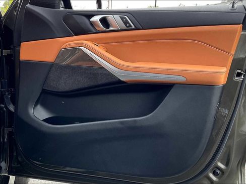 Used 2022 BMW X5 xDrive40i w/ M Sport Package image 27