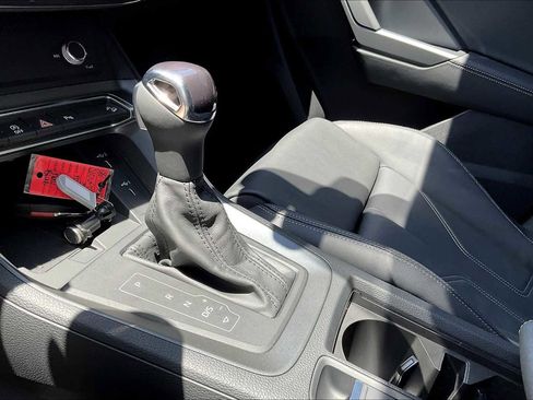 New 2025 Audi Q3 2.0T Premium image 7