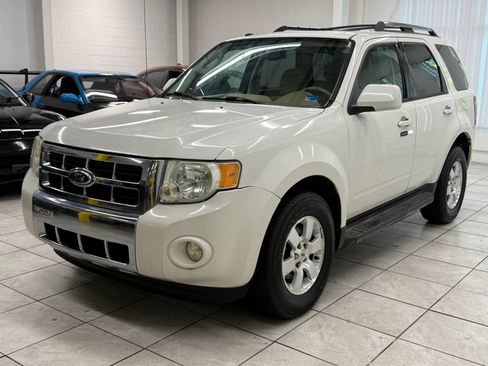 Used 2010 Ford Escape Limited FWD image 3