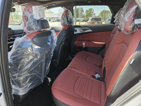 New 2026 Kia Sportage SX image 10