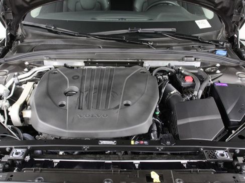 Certified 2025 Volvo V60 B5 Cross Country Plus image 24