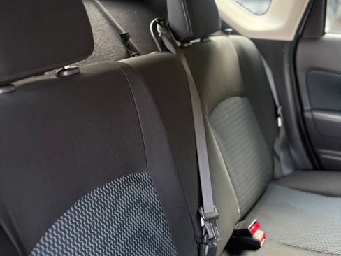 Used 2014 Nissan Versa Note SV FWD image 14