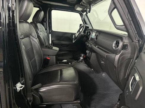 Used 2022 Jeep Wrangler Unlimited Sahara w/ Cold Weather Group image 28