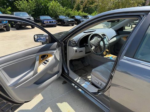 Used 2007 Toyota Camry SE FWD image 10