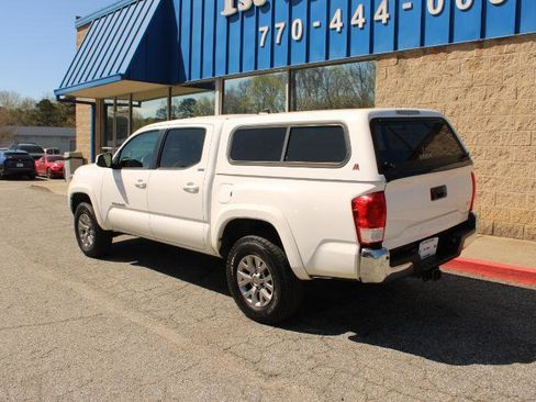 Used 2017 Toyota Tacoma SR5 w/ Tow Package image 3
