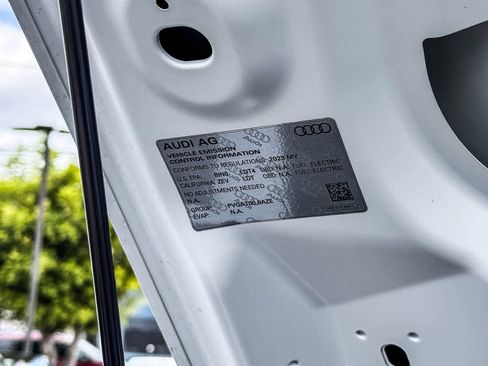 Certified 2023 Audi e-tron Premium Plus w/ Premium Plus Package AWD/4WD image 29