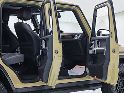 Used 2022 Mercedes-Benz G 550 image 12