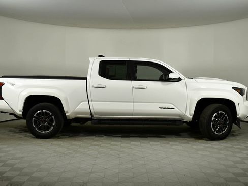 Used 2024 Toyota Tacoma TRD Sport image 3