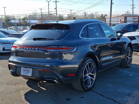 Used 2023 Porsche Macan image 3