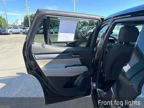 Used 2025 GMC Terrain Elevation w/ Technology Package II AWD/4WD image 28