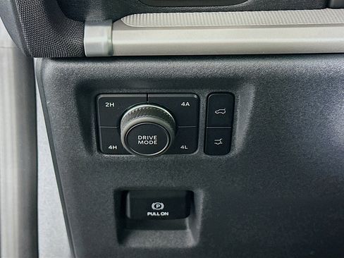 Used 2025 Ford Expedition Active AWD/4WD image 17