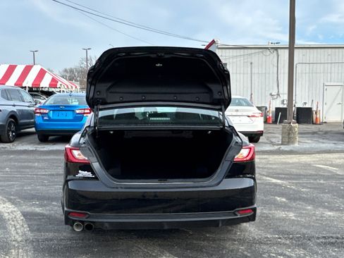 Used 2025 Toyota Camry SE image 19