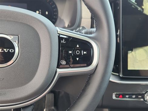 New 2026 Volvo XC90 B6 Plus w/ Protection Package Premier image 10