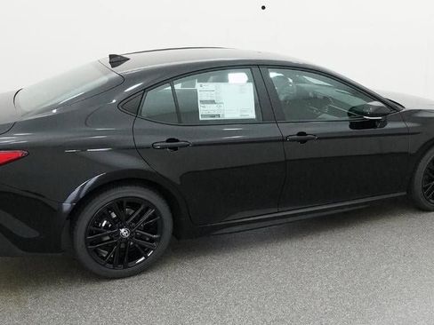 New 2026 Toyota Camry SE image 10