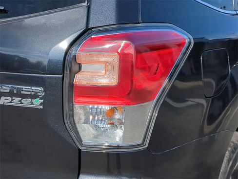 Used 2017 Subaru Forester 2.5i Limited image 8