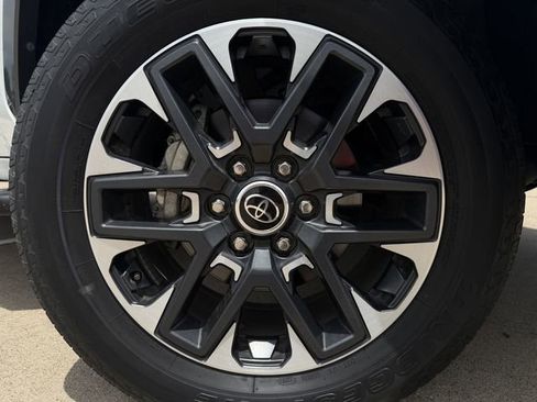Used 2023 Toyota Tundra Limited AWD/4WD image 11