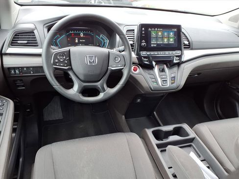 Used 2018 Honda Odyssey EX image 4