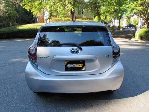 Used 2014 Toyota Prius C One FWD image 5