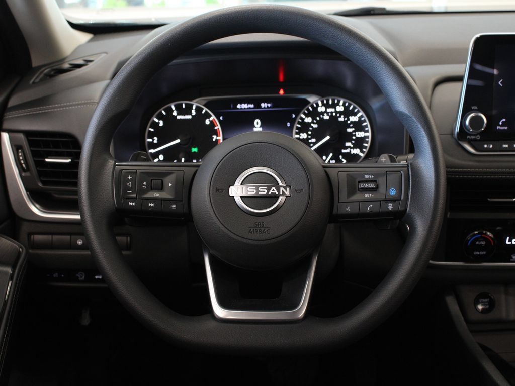Used 2024 Nissan Rogue SV FWD image 19