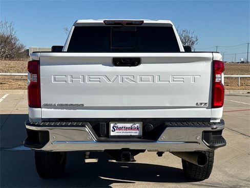 Used 2021 Chevrolet Silverado 2500 LTZ w/ LTZ Convenience Package image 8