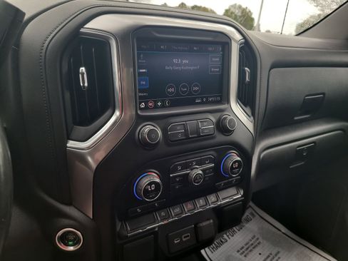Used 2021 Chevrolet Silverado 1500 LT AWD/4WD image 18