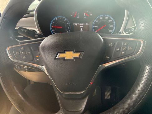 Used 2020 Chevrolet Equinox LS w/ LPO, Blackout Package FWD image 8