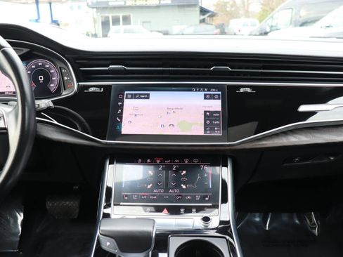 Used 2019 Audi Q8 Prestige image 19