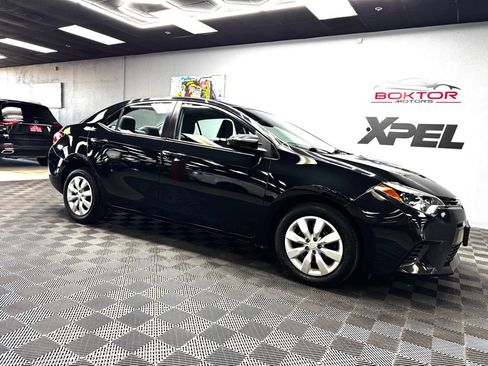 Used 2016 Toyota Corolla LE FWD image 2