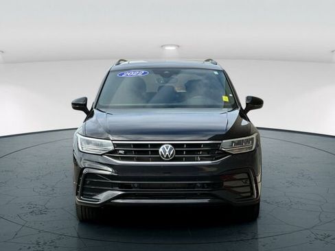Used 2022 Volkswagen Tiguan SE R-Line image 9