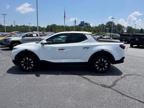 Used 2025 Hyundai Santa Cruz SE AWD/4WD image 6