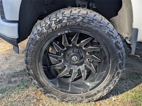 Used 2021 Chevrolet Silverado 1500 Custom image 7