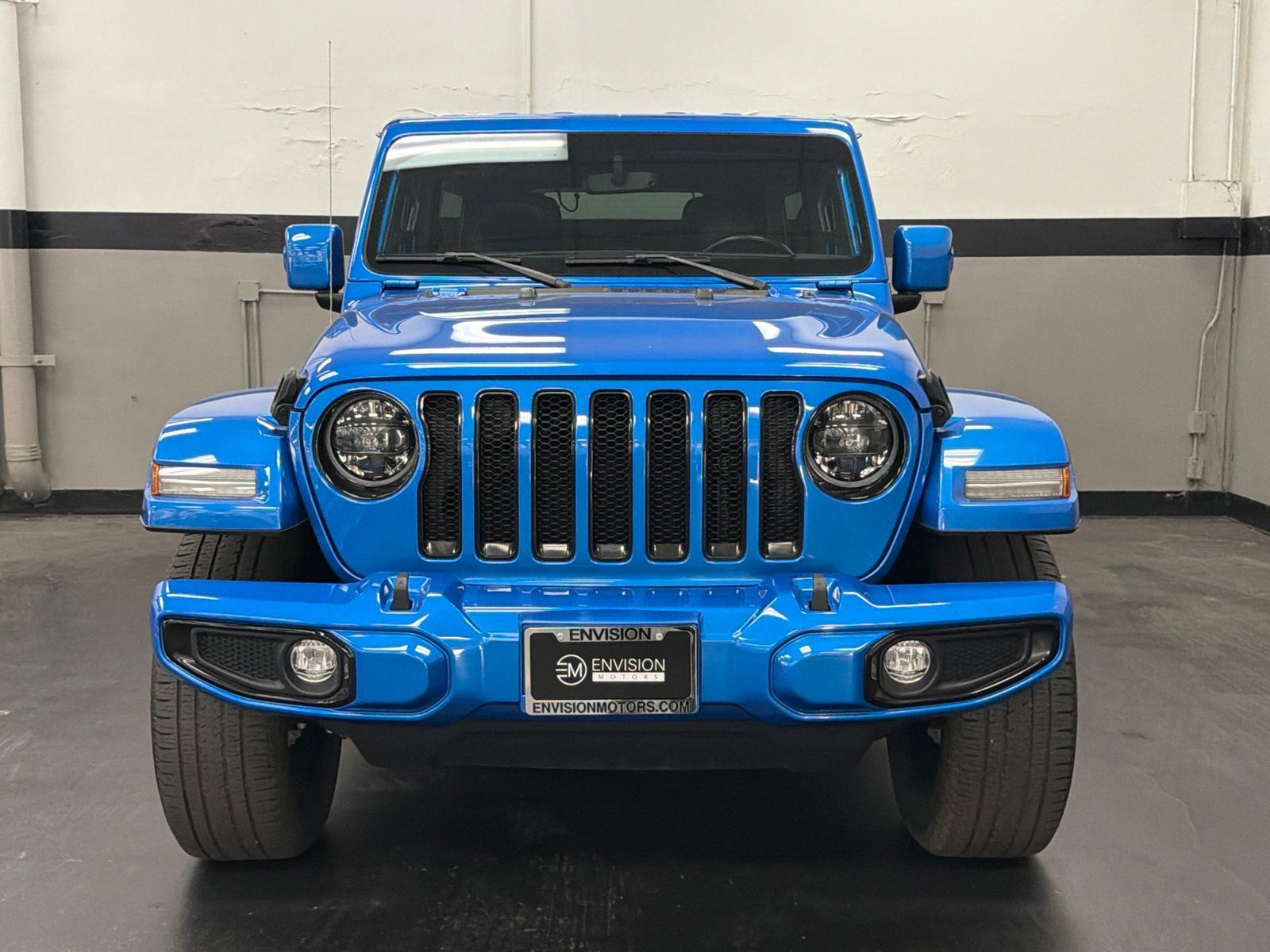 Used 2023 Jeep Wrangler Unlimited Sahara AWD/4WD image 4