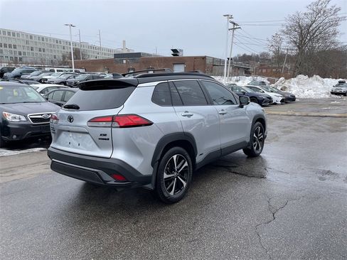 Used 2024 Toyota Corolla Cross XSE w/ Convenience Package image 8