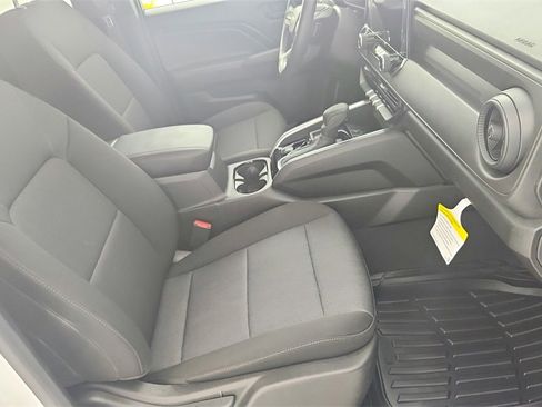 Certified 2024 Chevrolet Colorado W/T w/ WT Convenience Package II image 30