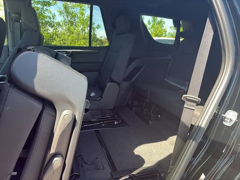 New 2026 Chevrolet Tahoe LS w/ LS Custom Edition AWD/4WD image 16