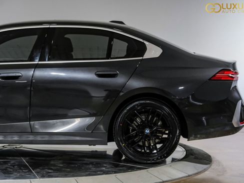 Used 2024 BMW 530i w/ Premium Package image 15