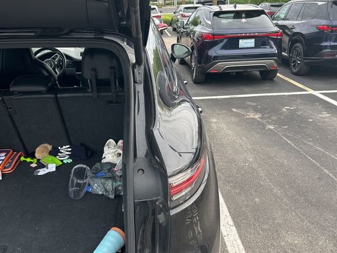 Used 2019 Porsche Cayenne E-Hybrid AWD/4WD image 3