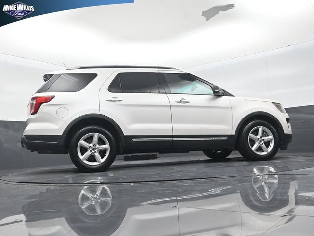 Certified 2019 Ford Explorer XLT w/ Equipment Group 202A FWD image 23