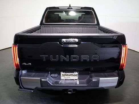 Used 2023 Toyota Tundra Limited AWD/4WD image 11