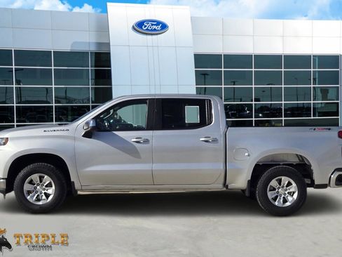 Used 2021 Chevrolet Silverado 1500 LT image 3