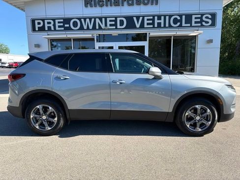 Used 2025 Chevrolet Blazer LT w/ Driver Confidence Package FWD image 2